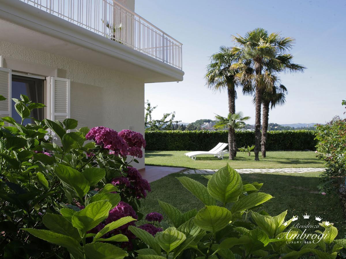 Residenza Ambrogi Aparthotel อูร์บีโน ภายนอก รูปภาพ